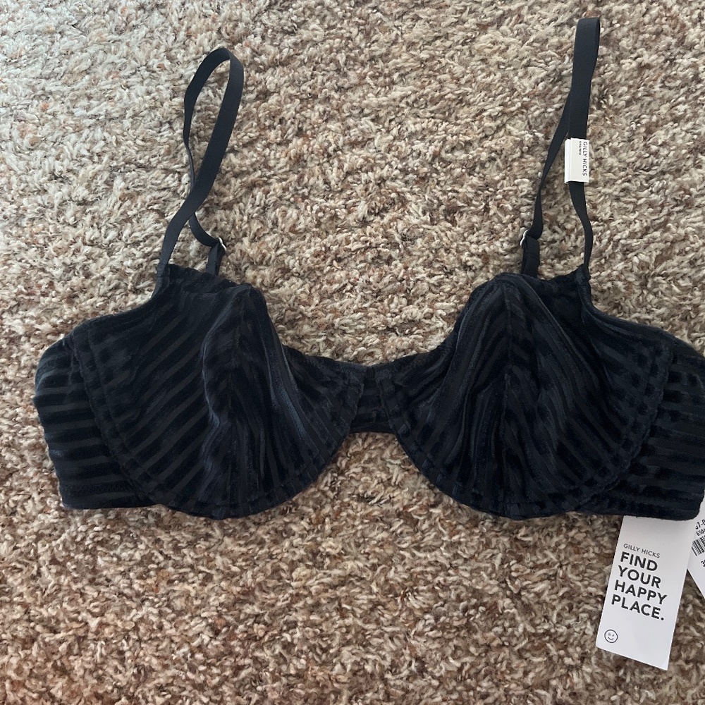 Gilly Hicks unlined T-shirt bra